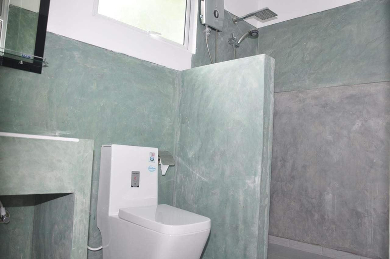 Bathroom 4, The Fence, Bentota