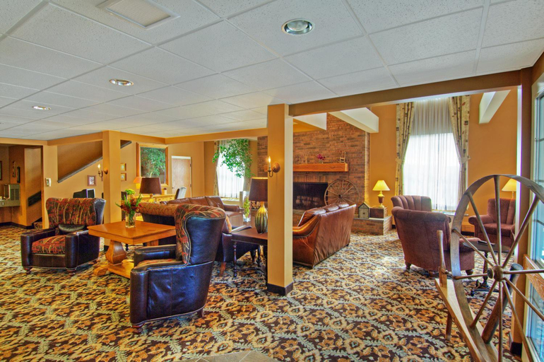 Public Area 3, Pointe at Castle Hill Resort, Windsor