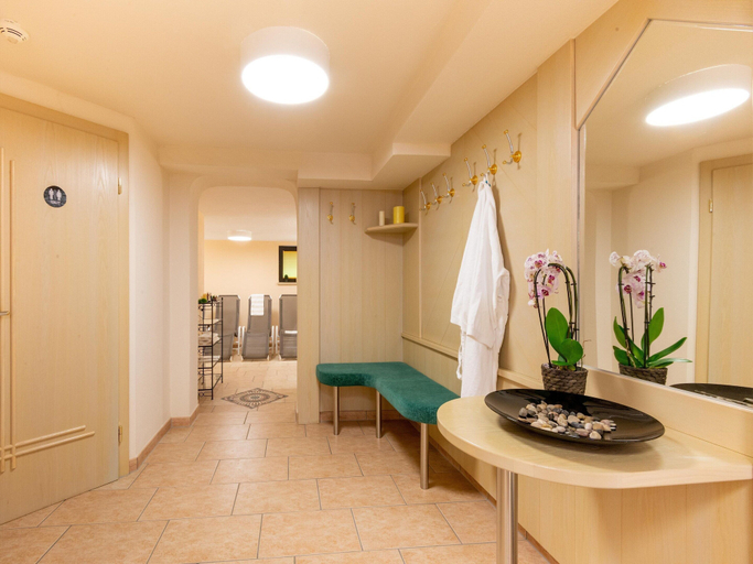 Spa treatment 2, Property in Langenfeld, Imst
