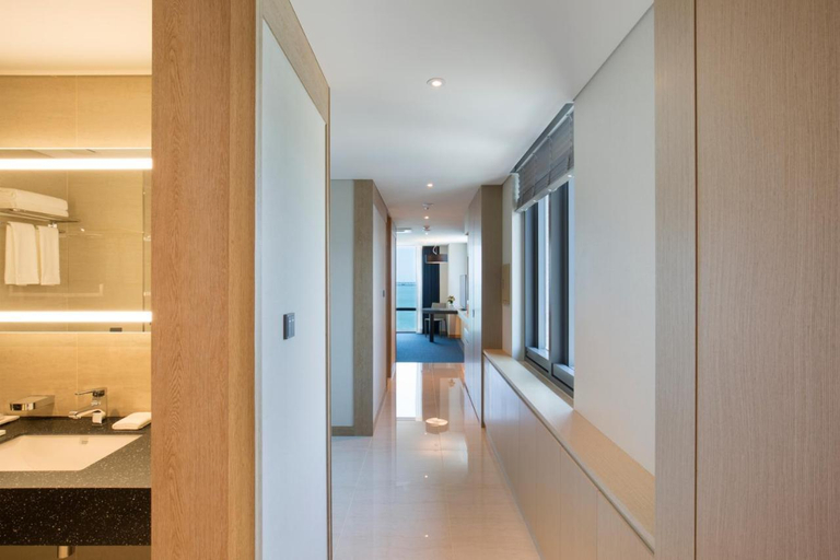 Bathroom 3, Hotel Central Bay, Suyeong