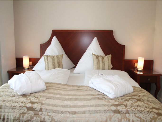 Bedroom 4, Avalon Hotel Bellevue, Ostholstein