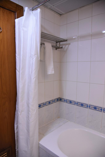 Bathroom 5, Al-Andalus Palace Golden\, Al Madinah Al Munawwarah