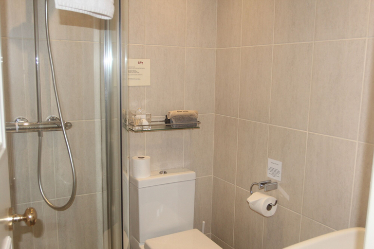 Bathroom 4, Bryn-Y-Mor Hotel, Conwy