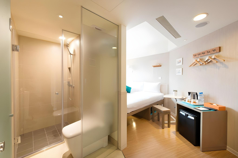 Bathroom 4, Orange Hotel - Ximen, Taipei City