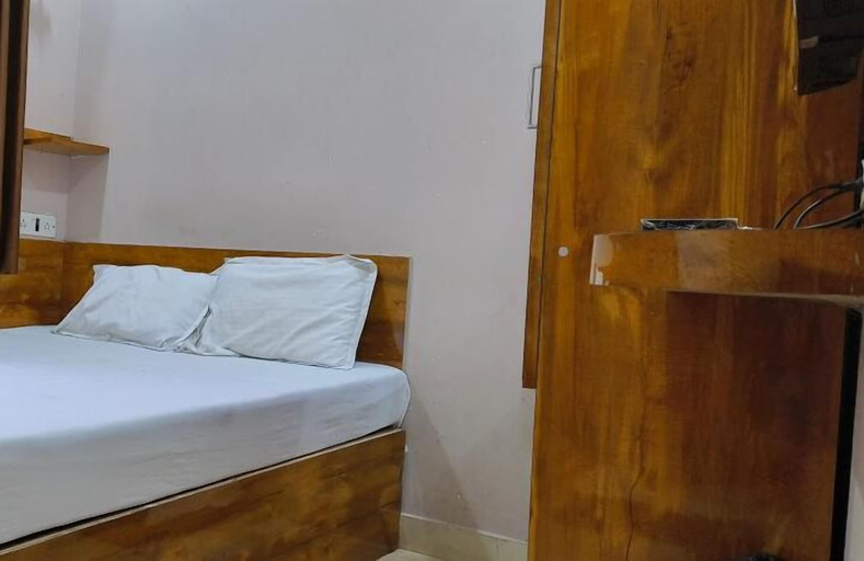 Others 2, HOTEL SOCIETY, Kolkata