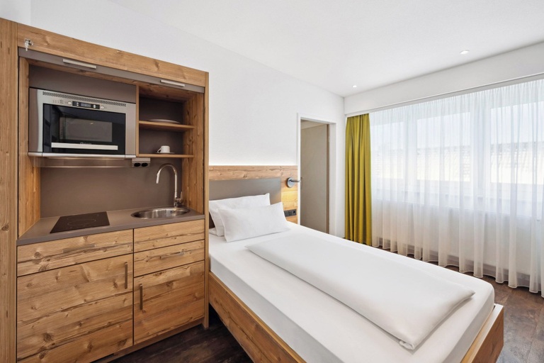 Bedroom 3, Hotel Zeppelin, Biberach