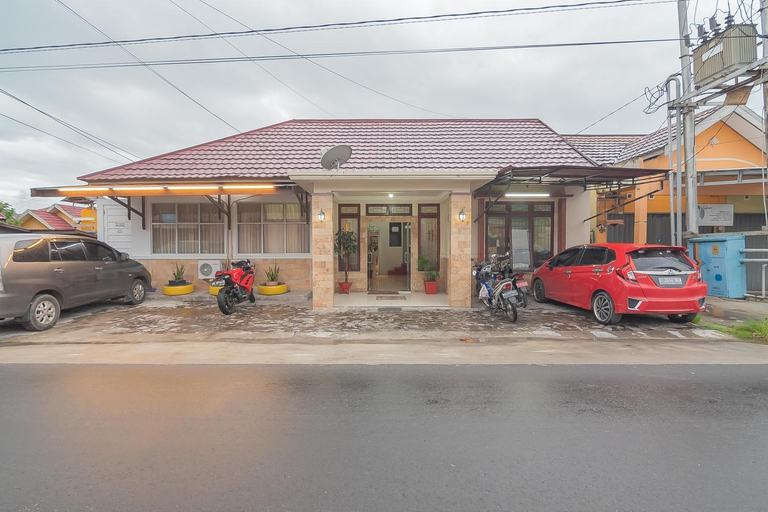Exterior & Views, RedDoorz @ Rajawali KM 5 Palangkaraya, Palangkaraya
