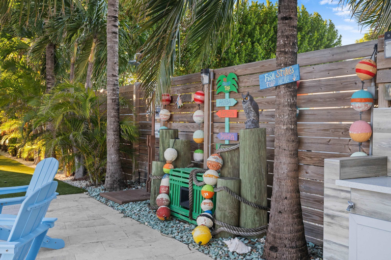 Room 3, Luxury Waterfront Oasis w Heated Pool and 50 Dock, Monroe