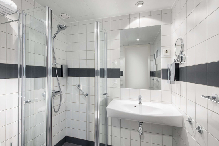 Bathroom 5, Park Inn by Radisson Oslo Airport Hotel West, Ullensaker