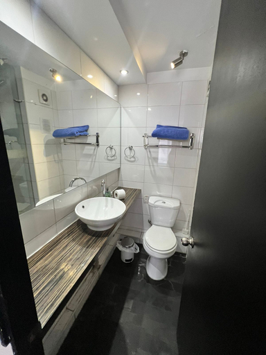 Bathroom, Departamentos Amoblados Santiago, Cordillera