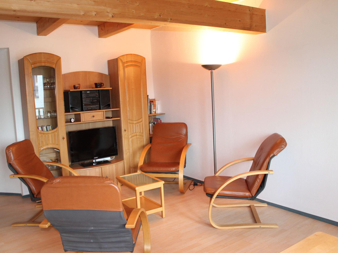 Others 5, Geraumige Ferienwohnung in Boddin mit Garten, Rostock