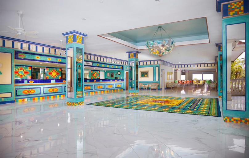 Public Area 2, BREEZES RESORT & SPA ALL INCLUSIVE, BAHAMAS - ADULTS ONLY