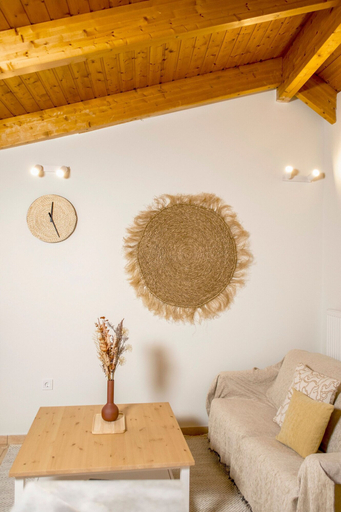 Room 4, Rokani Sofita I at Kalavrita Center, West Greece