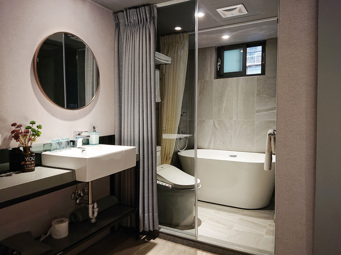 Bathroom 7