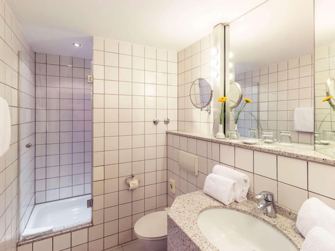 Bathroom 3, Mercure Hotel Koeln City Friesenstrasse, Köln