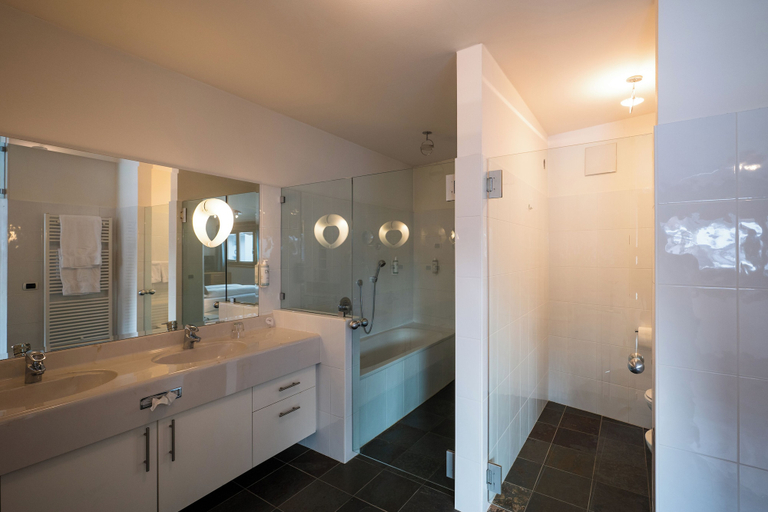 Bathroom 5, Feldmilla Design Hotel – Wellness & SPA, Bolzano