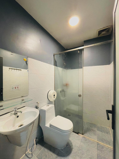 Bathroom 3, VyDa Backpacker Hostel, Ho Chi Minh City
