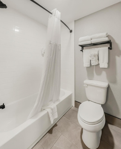 Bathroom 4, Hawthorn Extended Stay by Wyndham College Station, Brazos