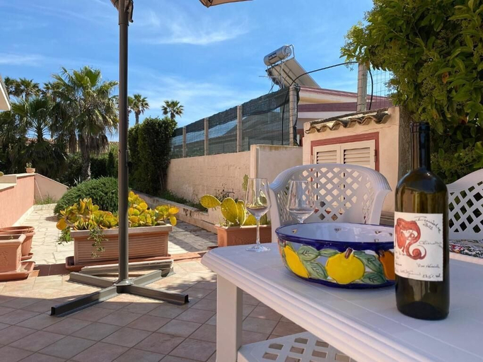 Food & Drinks 5, Villa Amos Marzamemi San Lorenzo, Syracuse