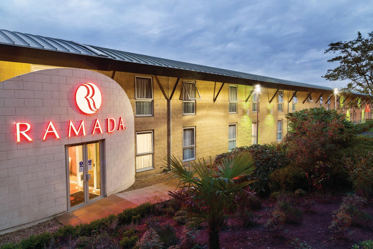 Exterior & Views 2, Ramada by Wyndham Oxford, Oxfordshire