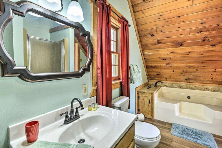 Bathroom 3, Equestrian House Suites, Wayne