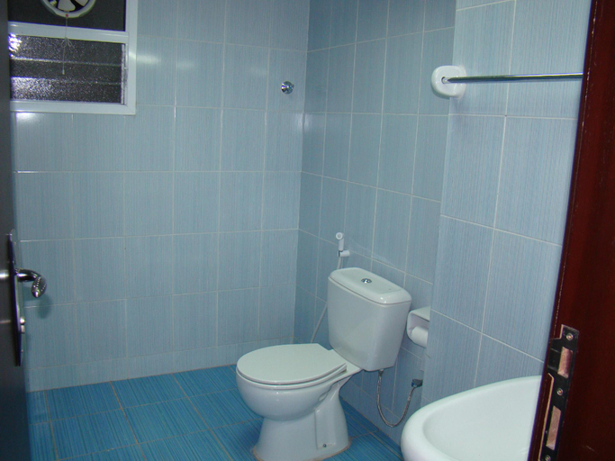 Bathroom 5, Savoy Grand Hotel Apartments, Seeb