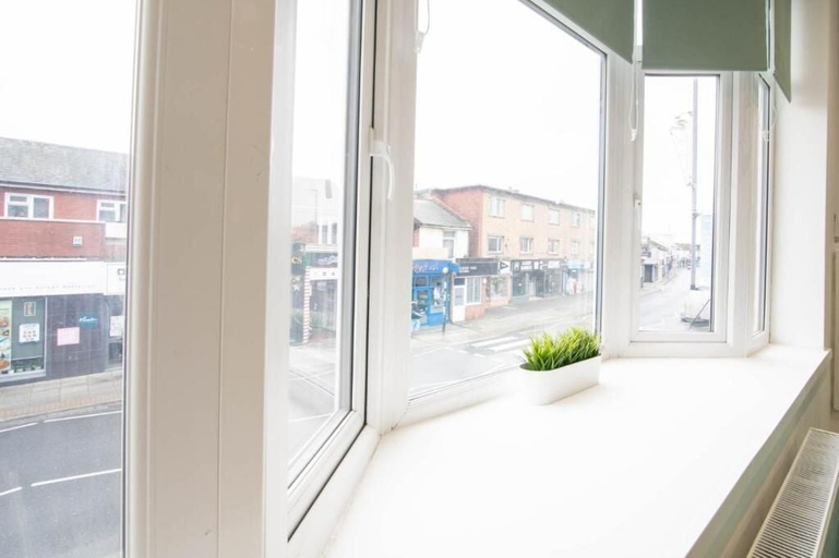 Others 3, Cosy 3 Bed Flat in Southsea, Portsmouth