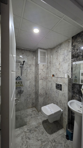 Bathroom 5, AKS Royal Otel, Merkez
