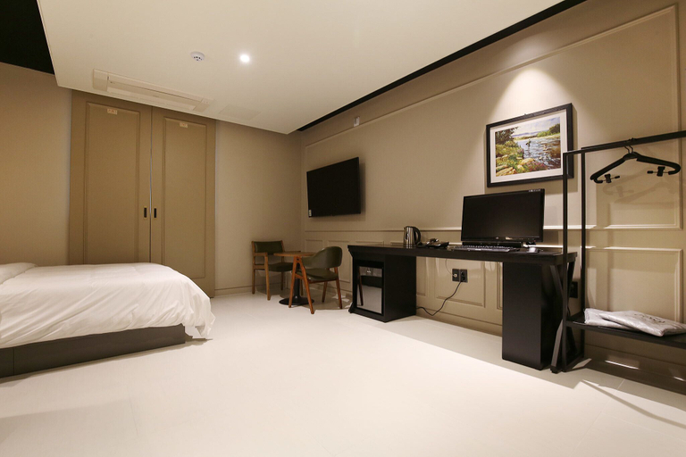 Bedroom 2, Cheongju Hotel Smart, Cheongju