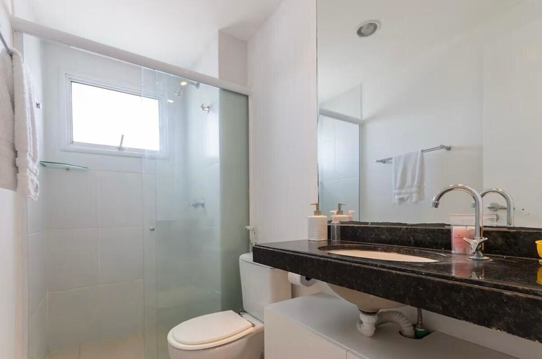 Bathroom, CJC Short Stay Blue Ocean, Natal