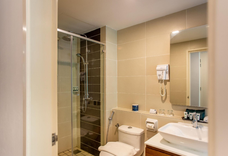 Bathroom 15