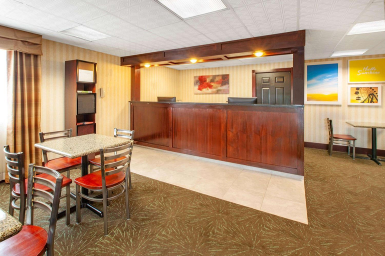 Public Area 2, Days Inn By Wyndham Grantville, Dauphin