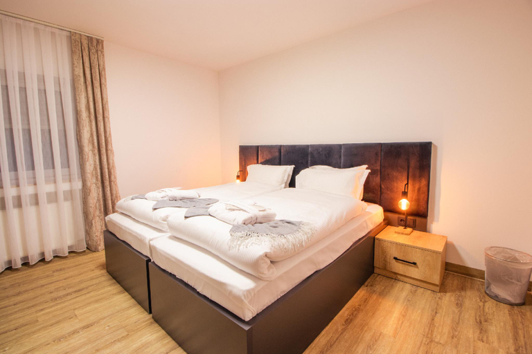 Bedroom 4, Hotel Dona, Rheinisch-Bergischer Kreis