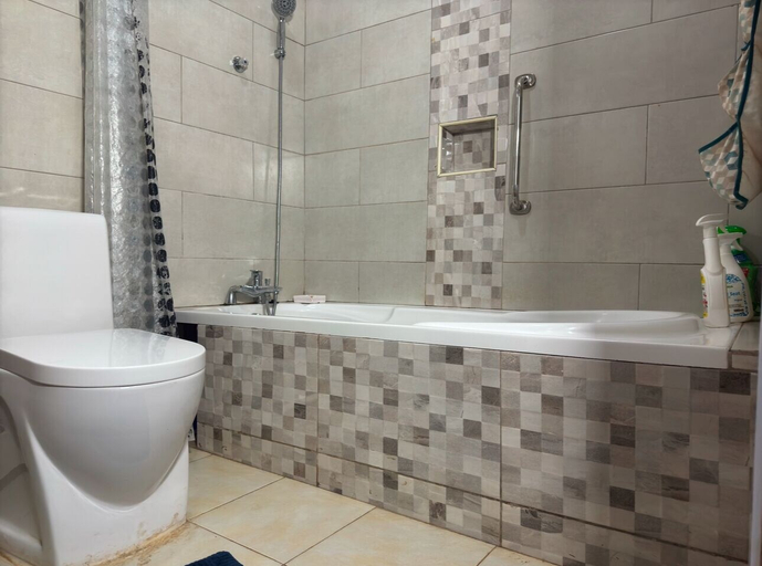 Bathroom, Harmony Heights, Busiiro