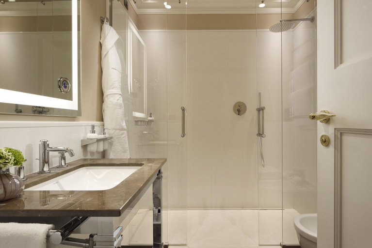 Bathroom 4, Hotel L'Orologio Roma, Rome
