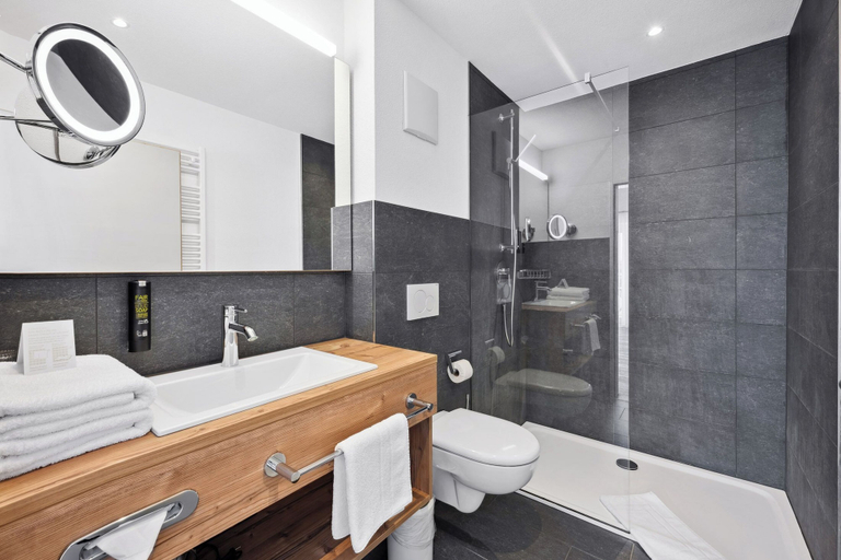Bathroom 4, Hotel Zeppelin, Biberach