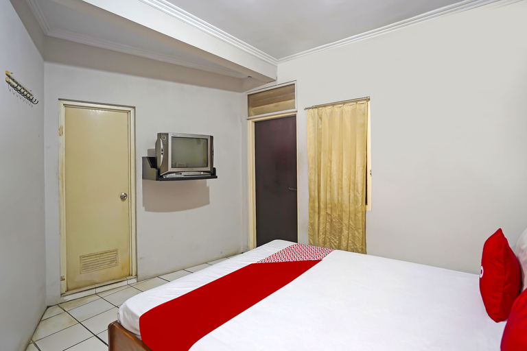 Bedroom 2, Super OYO 91710 Hotel Anugerah, Jember