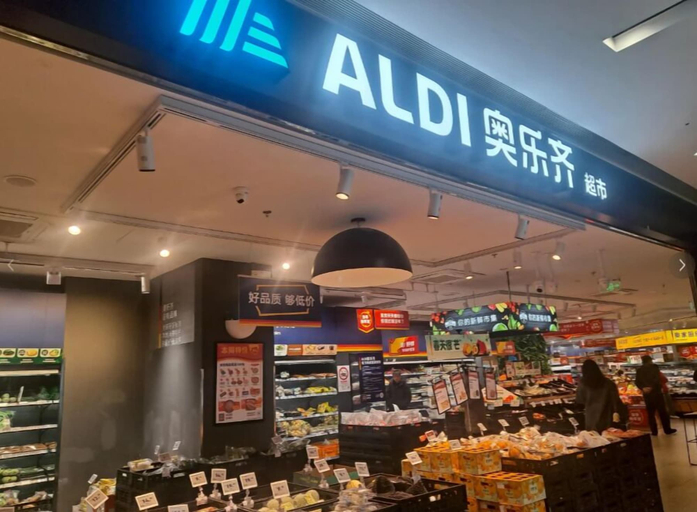 Food & Drinks, Tyms 3BR 2BA Apt Near Stadium Line 1 4, Shanghai