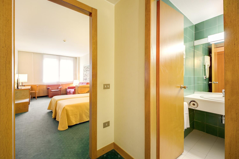 Bathroom 4, Galileo Hotel, Milano