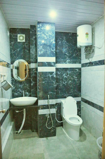Bathroom, Hotel Greenland, Khammam