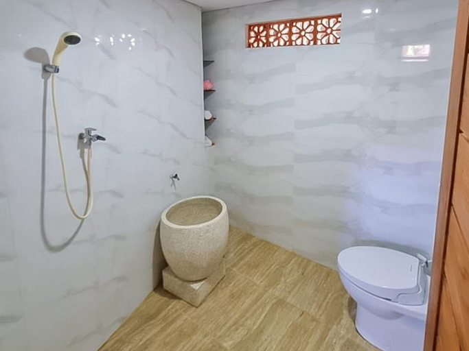 Bathroom, Villa Catu Seririt, Buleleng