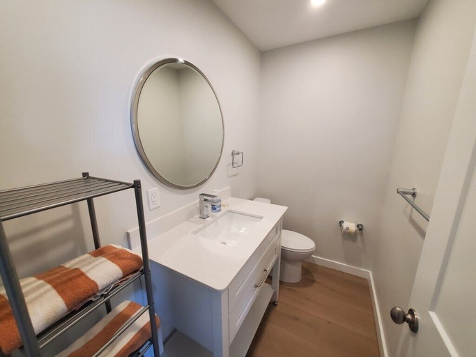 Bathroom 4, The Dunes, Saint Johns