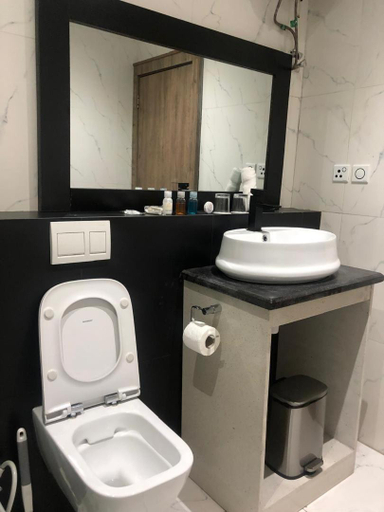 Bathroom 5, Crownsville Hotel - Airport Road, Port Harcourt