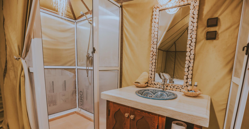 Bathroom, Bivouac Erg Znaigui, Errachidia