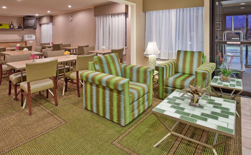 Public Area 2, La Quinta Inn & Suites by Wyndham Des Moines West Clive, Polk
