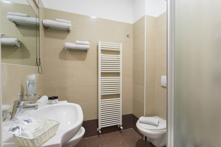 Bathroom 4, Hotel Calypso, Rimini
