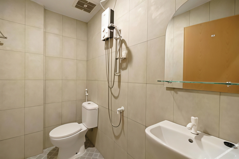 Bathroom 3, RedDoorz @ Mutiara Residence Deli Serdang, Deli Serdang