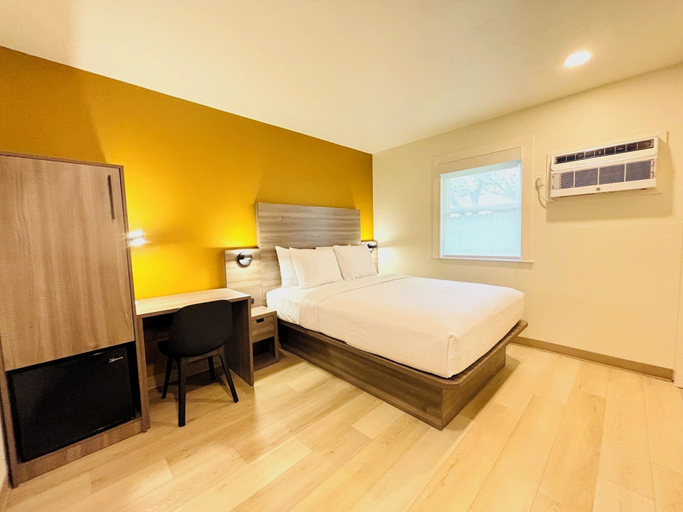 Bedroom 2, The Depot Hotel, Williamson