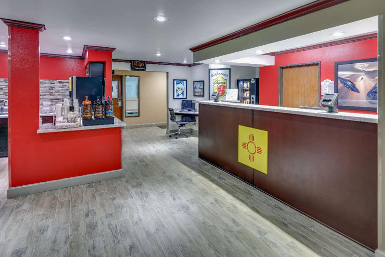 Public Area 2, Super 8 By Wyndham Roswell, Chaves