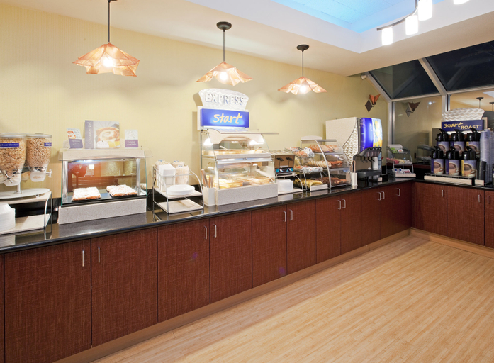 Food & Drinks 5, Holiday Inn Express & Suites BERKELEY by IHG, Alameda